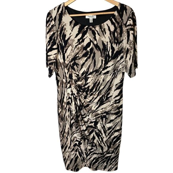 Stunning but comfortable Dress by Dressbarn Woman - Size 16 - Picture 1 of 4